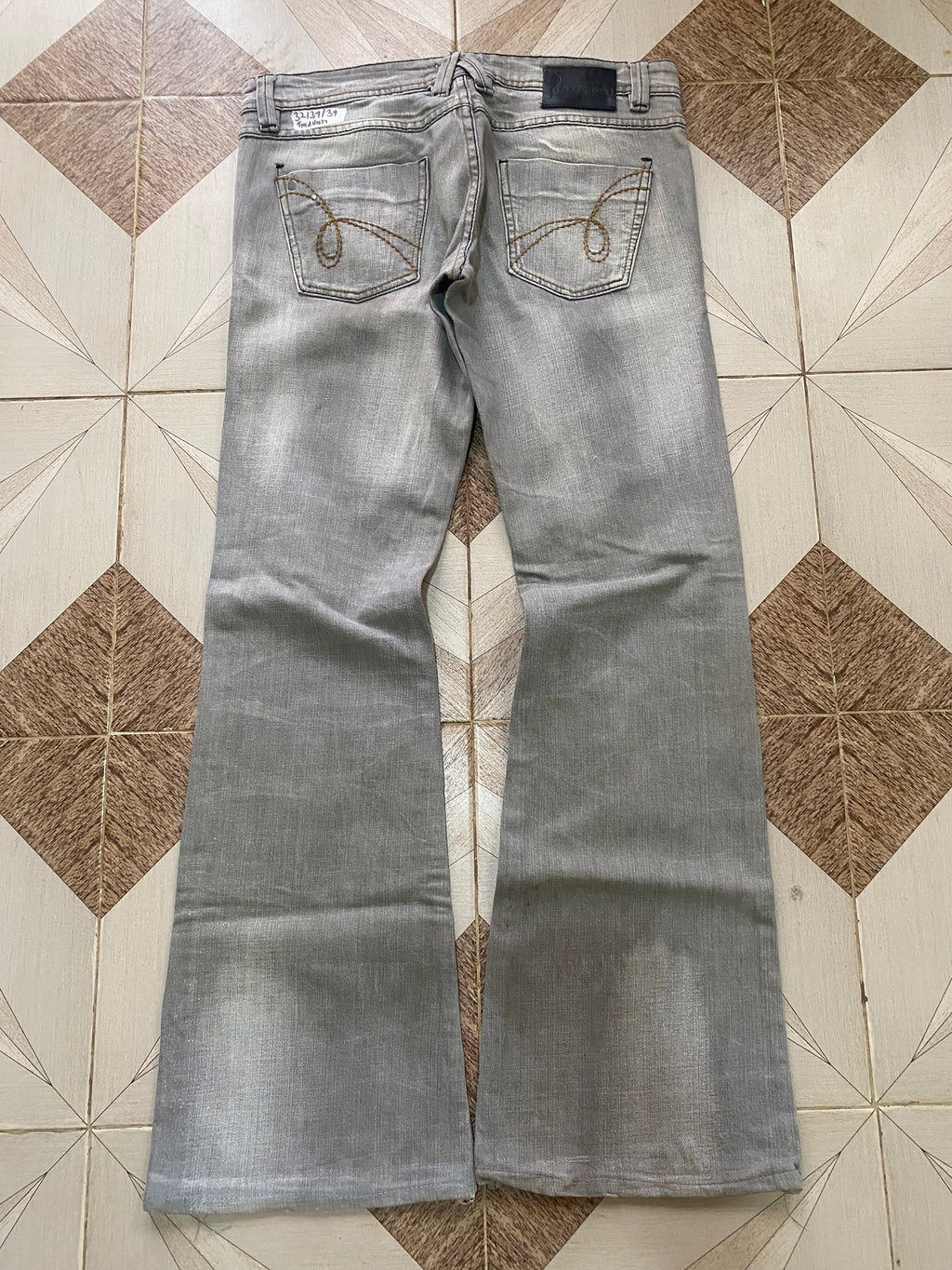 TRADITION WAIST 32" HIP 39" LENGTH 39"
