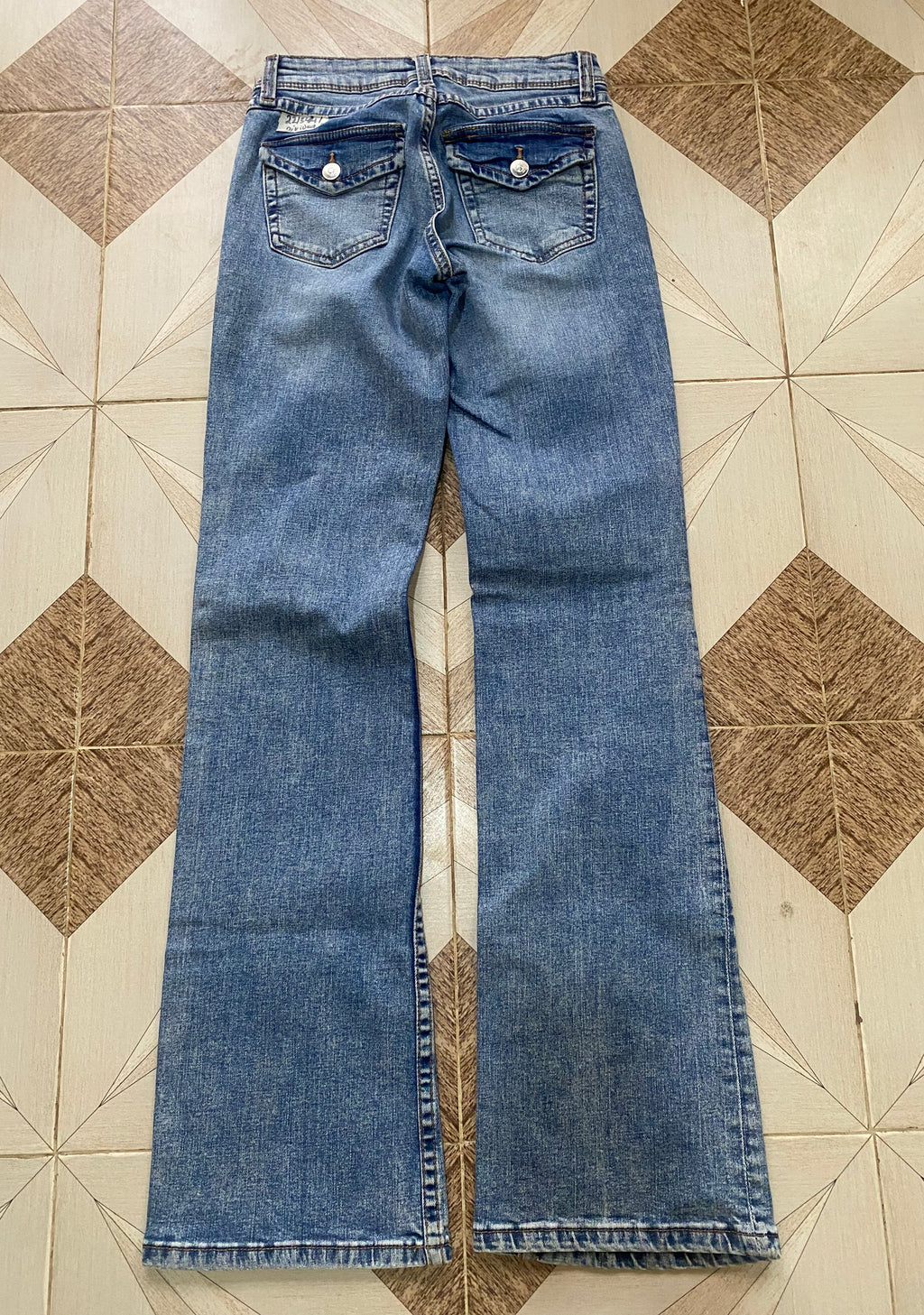 DIVIDED JEANS WAIST 22" HIP 34" LENGTH 41"
