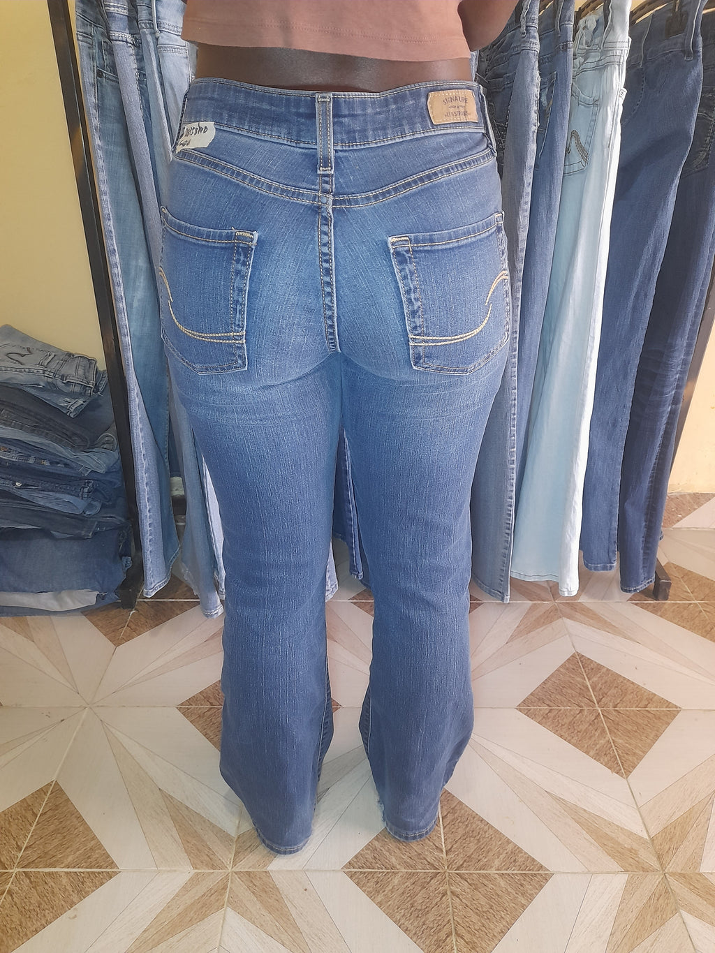 LEVI STRAUSS JEANS Waist 28" Hip 38" Length 40"