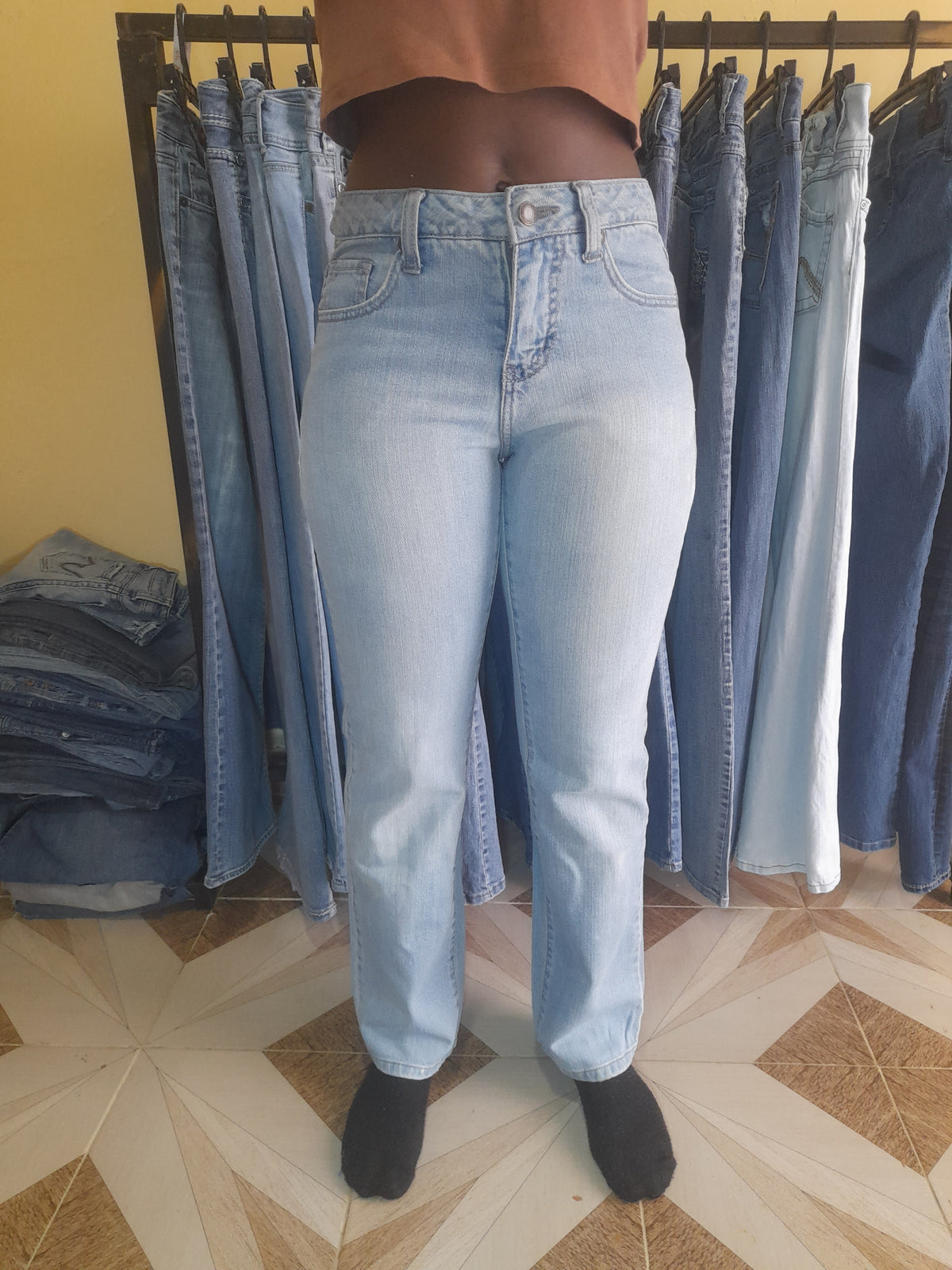 FADED GLORY JEANS Waist 27" Hip 38" Length 39"
