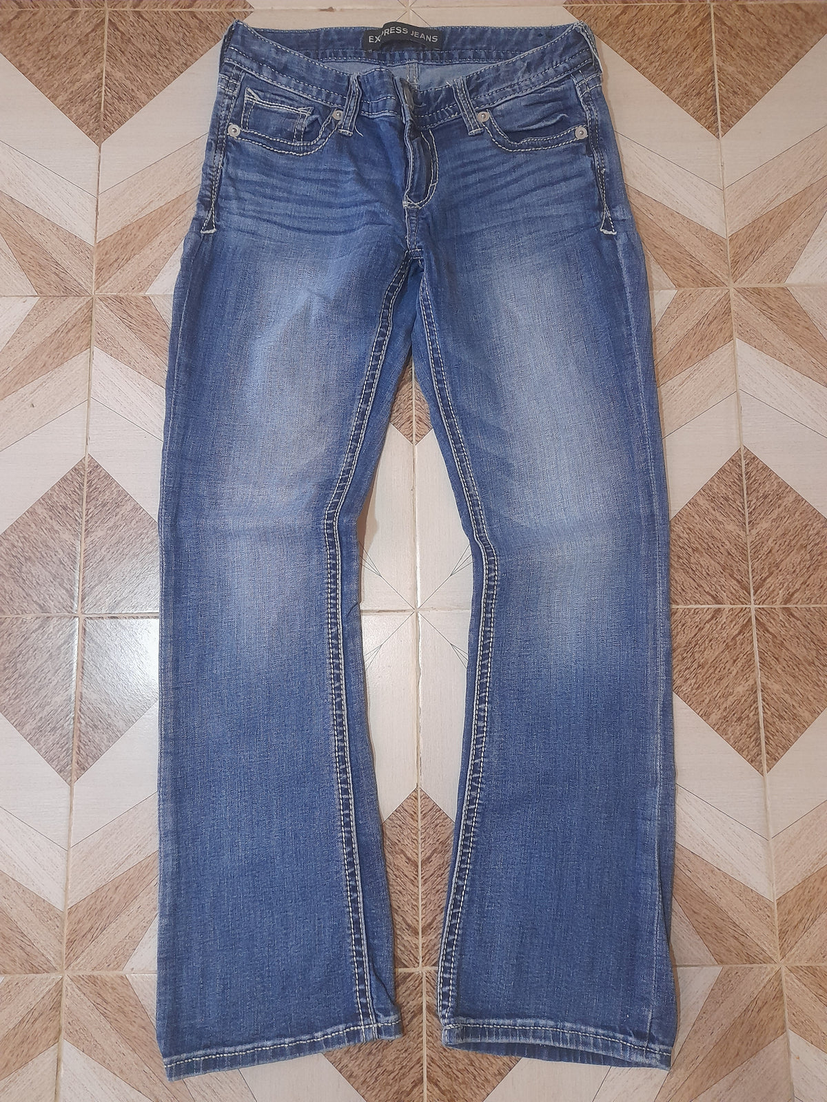EXPRESS JEANS Waist 28" Hip 38" Length 38"