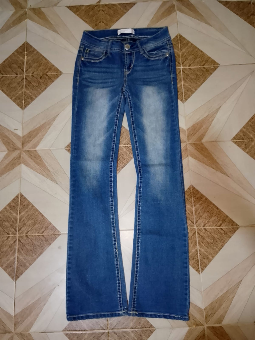 NO BOUNDARIES JEANS Waist 26" Hip 34" Length 41"