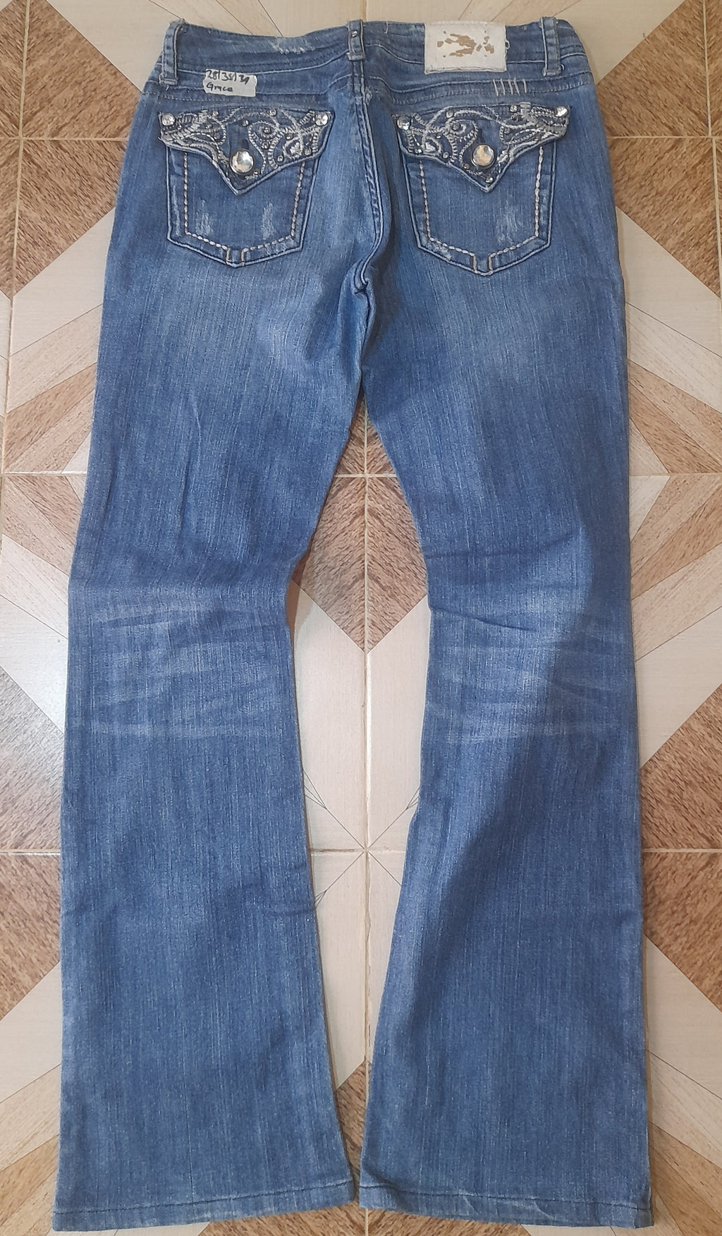GRACE JEANS Waist 28" Hip 38" Length 39"