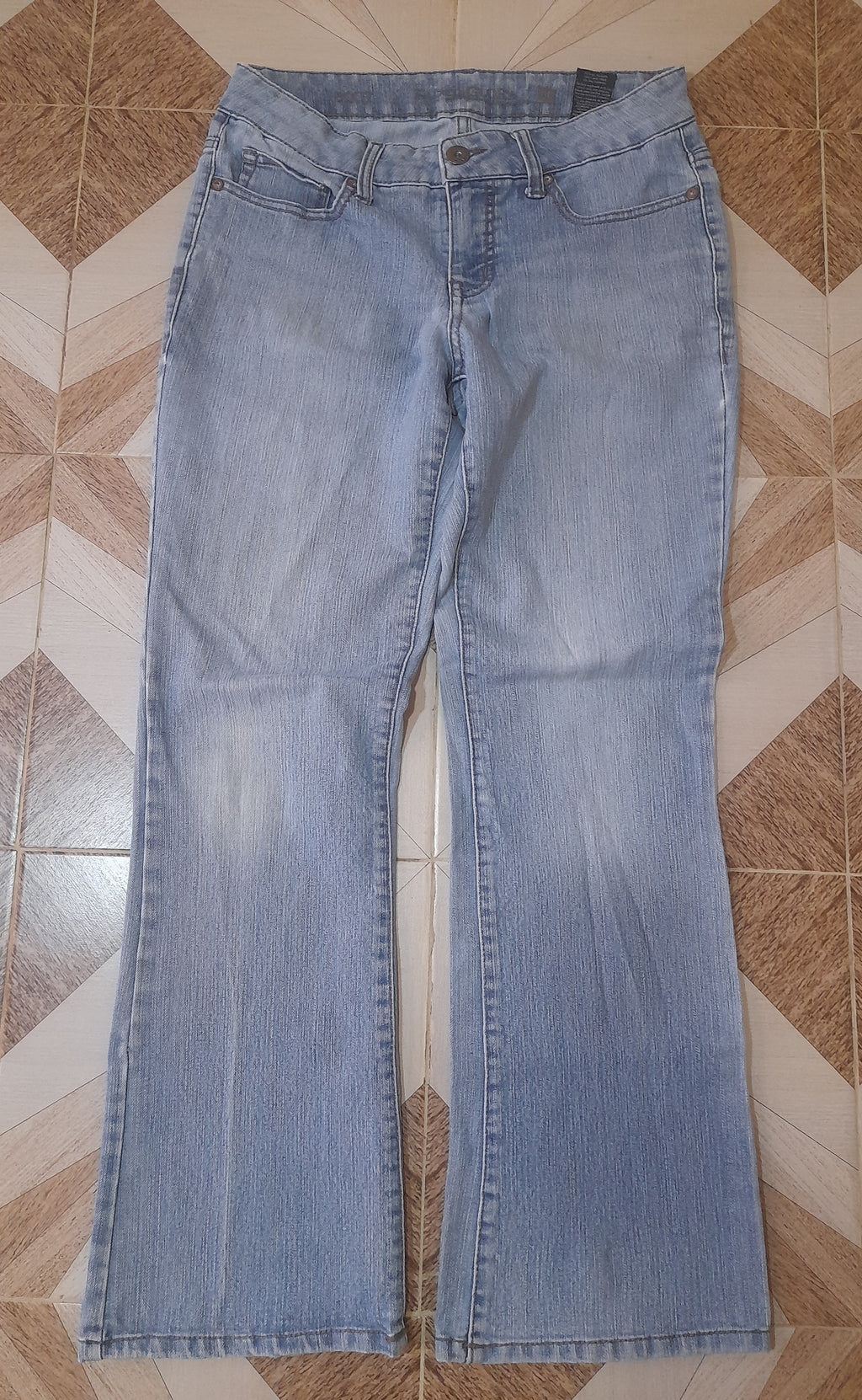 FADED GLORY JEANS Waist 28" Hip 40" Length 39"