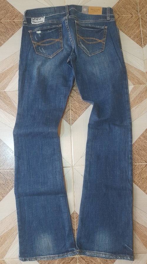 ABERCROMBIE JEANS Waist 28" Hip 36" Length 38"