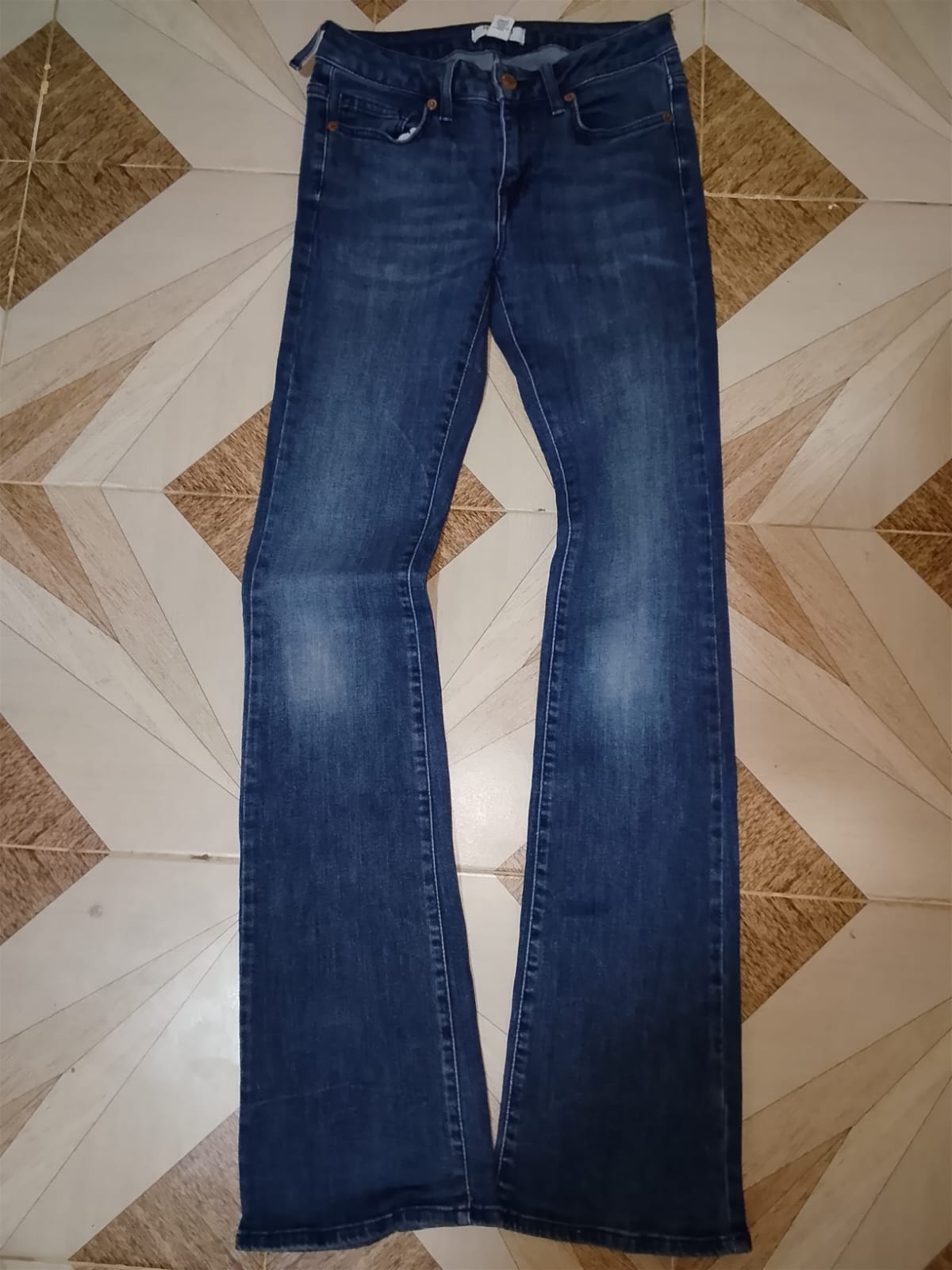 FOREVER 21 JEANS Waist 26" Hip 32" Length 41"