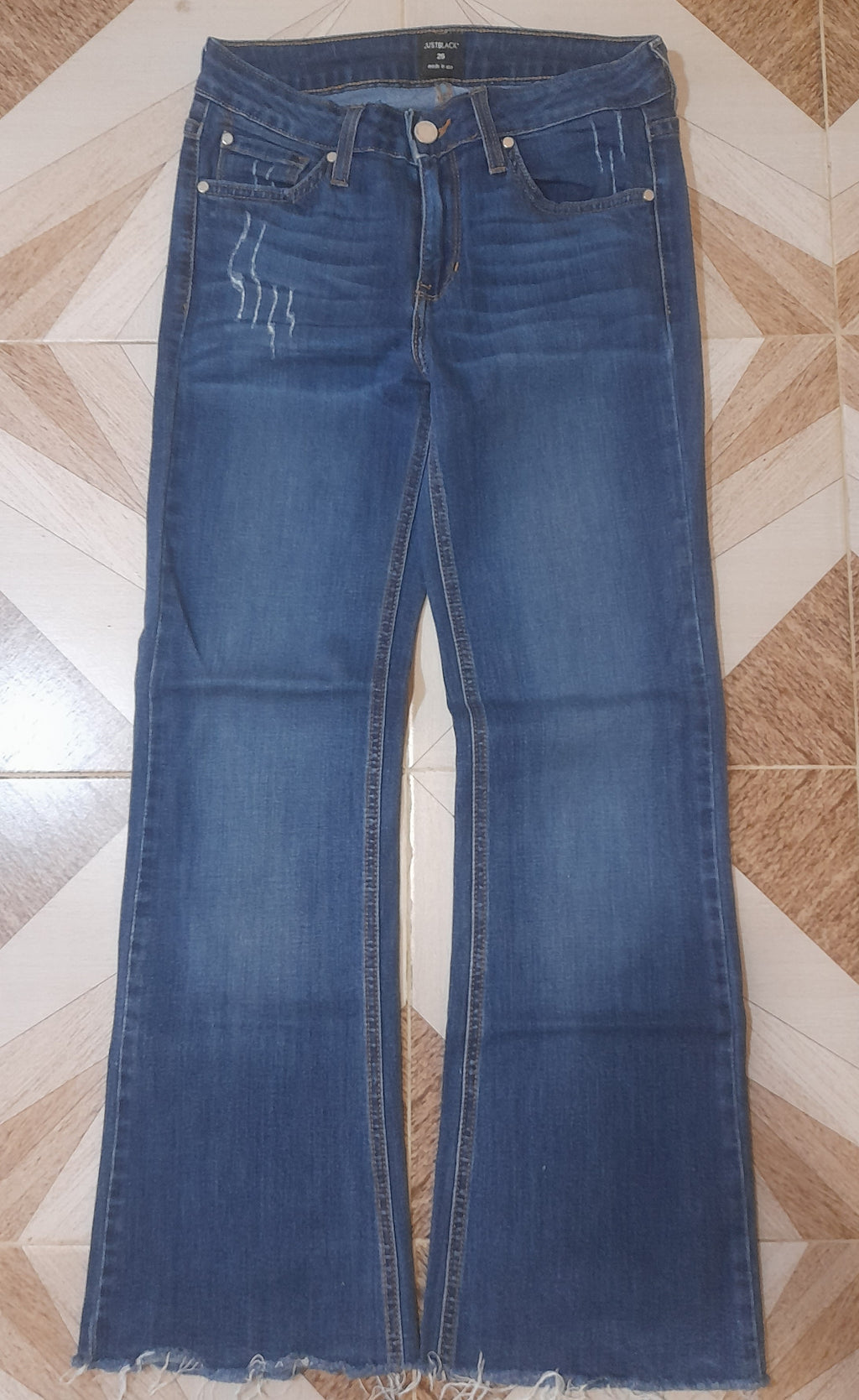 JUST BLACK JEANS Waist 26" Hip 32" Length 38"