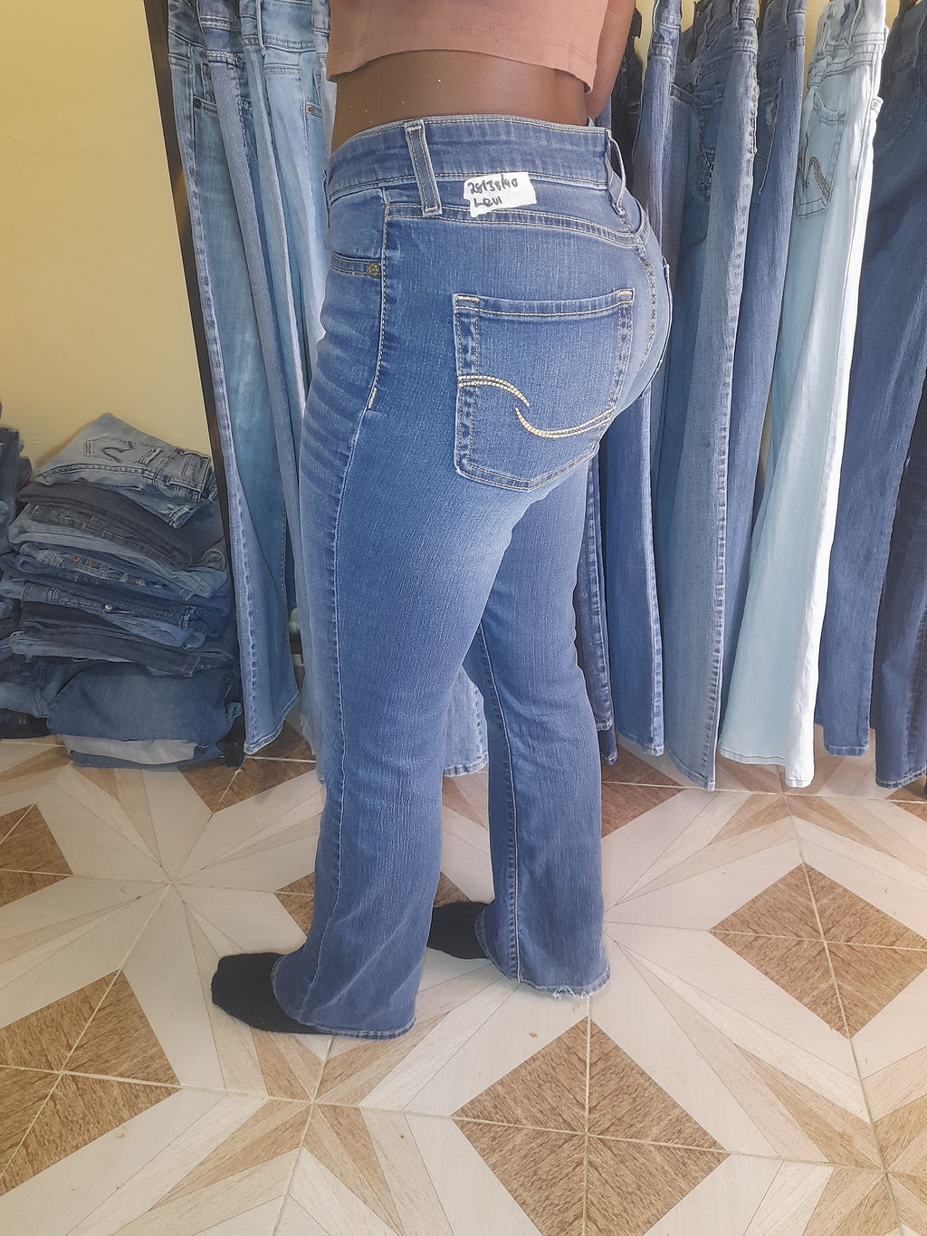 LEVI STRAUSS JEANS Waist 28" Hip 38" Length 40"