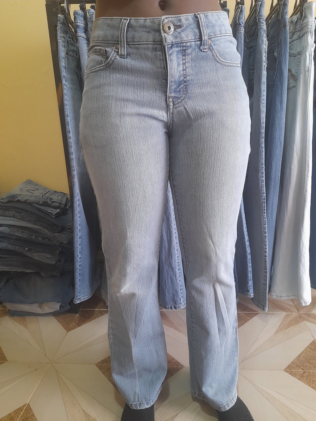 FADED GLORY JEANS Waist 28" Hip 40" Length 39"