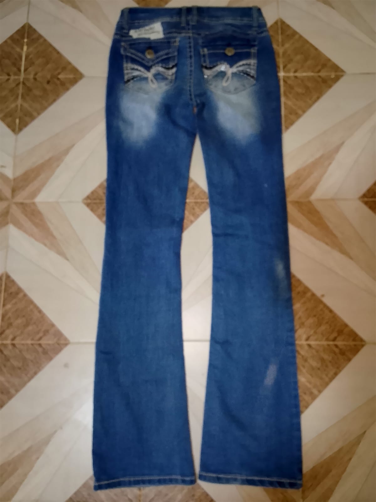 NO BOUNDARIES JEANS Waist 26" Hip 34" Length 41"
