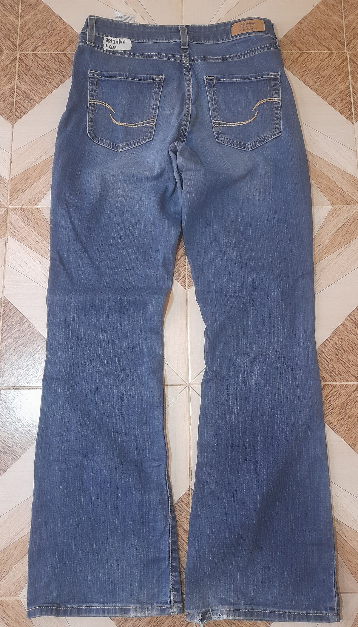 LEVI STRAUSS JEANS Waist 28" Hip 38" Length 40"