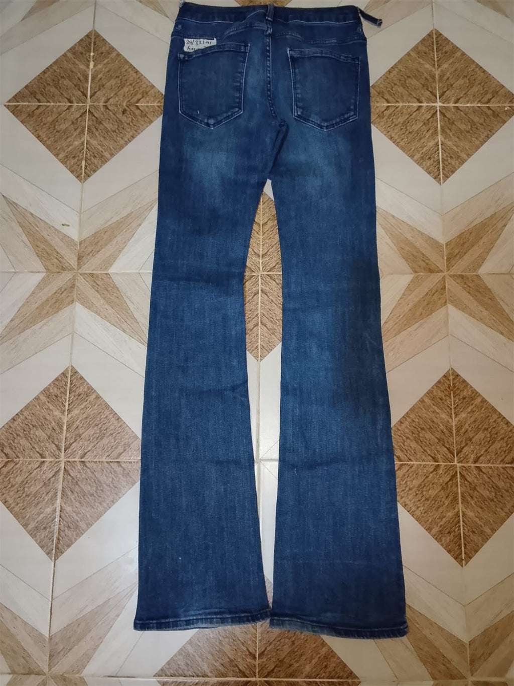 FOREVER 21 JEANS Waist 26" Hip 32" Length 41"