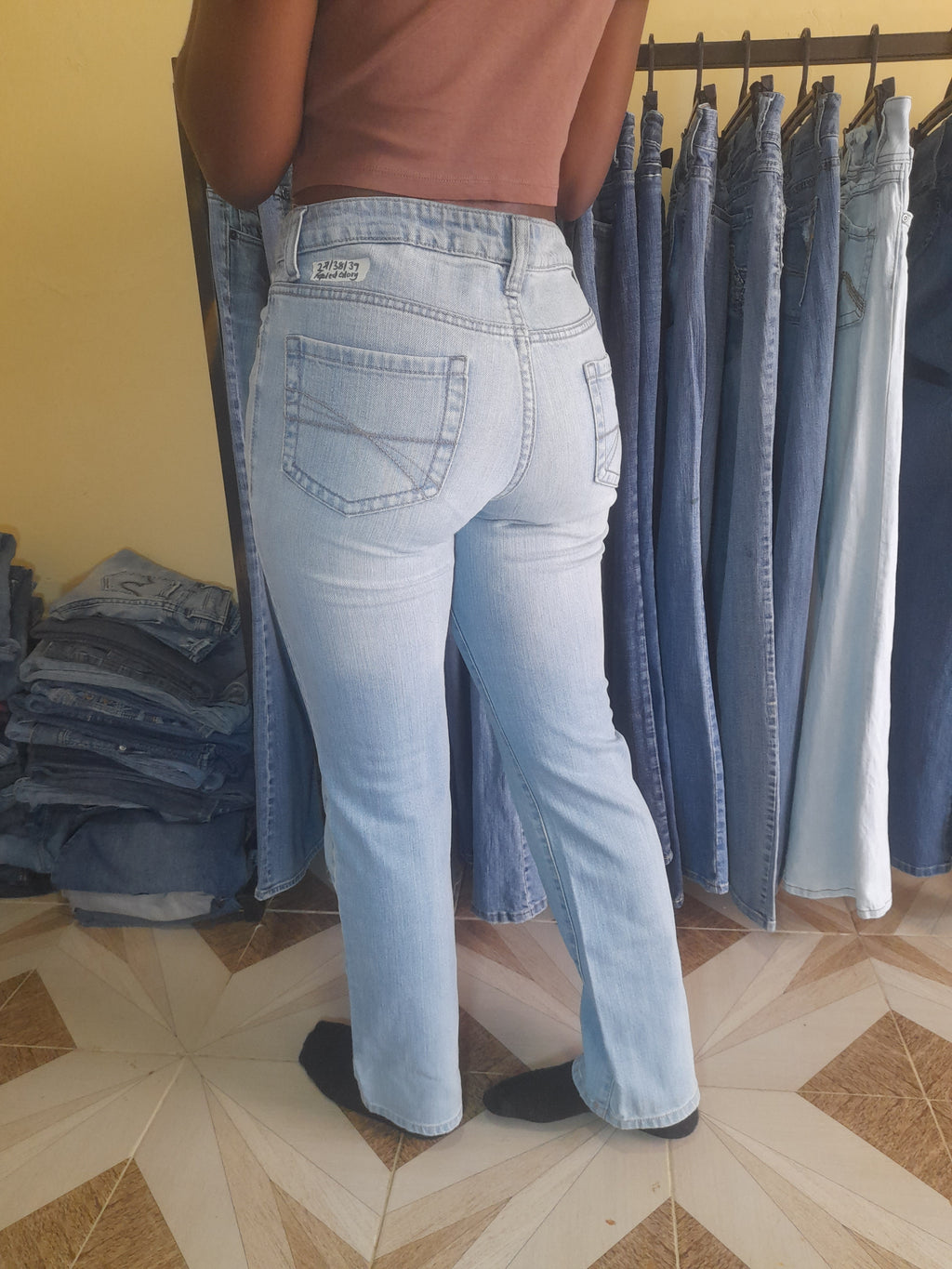 FADED GLORY JEANS Waist 27" Hip 38" Length 39"