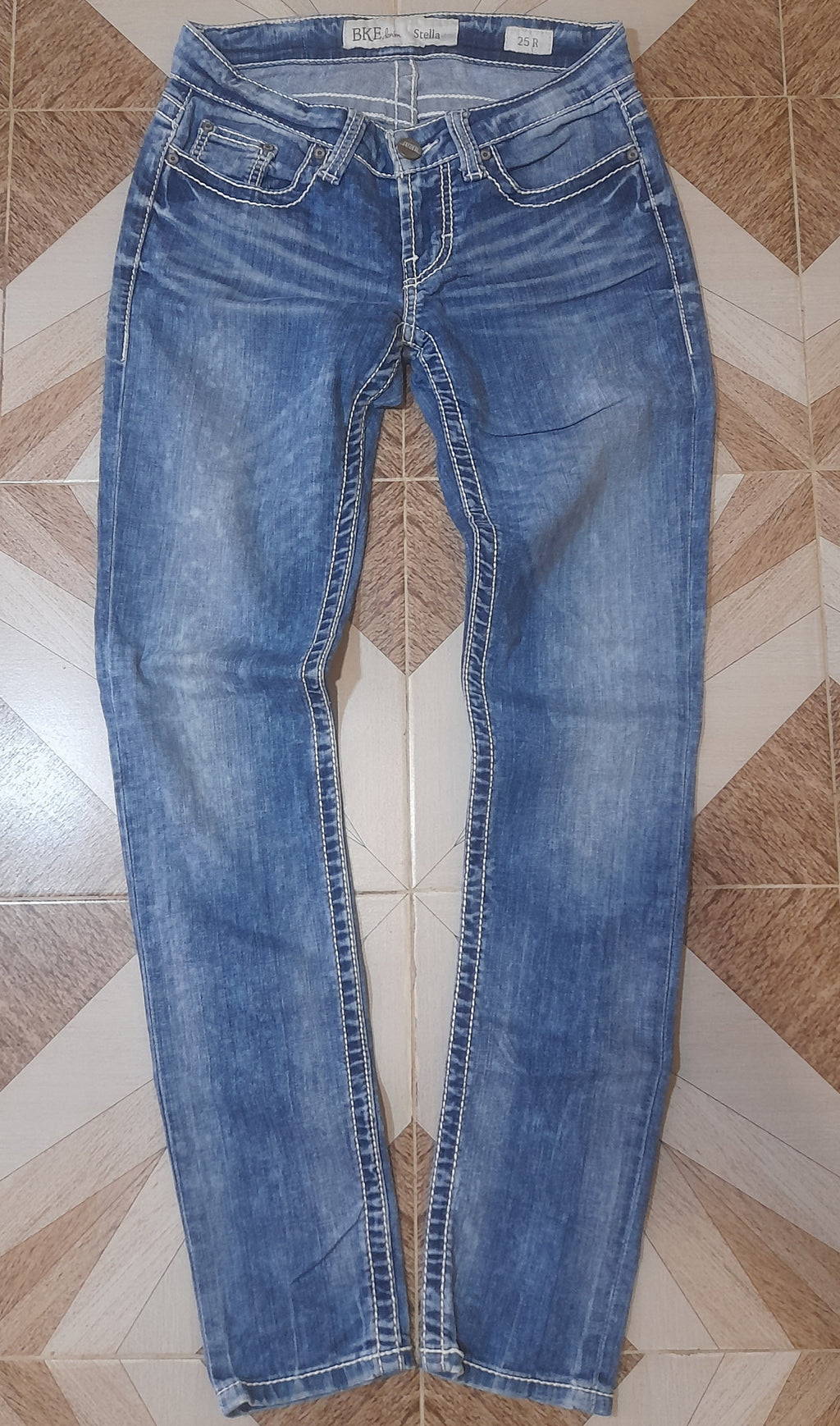 BKE JEANS Waist 26" Hip 38" Length 40"