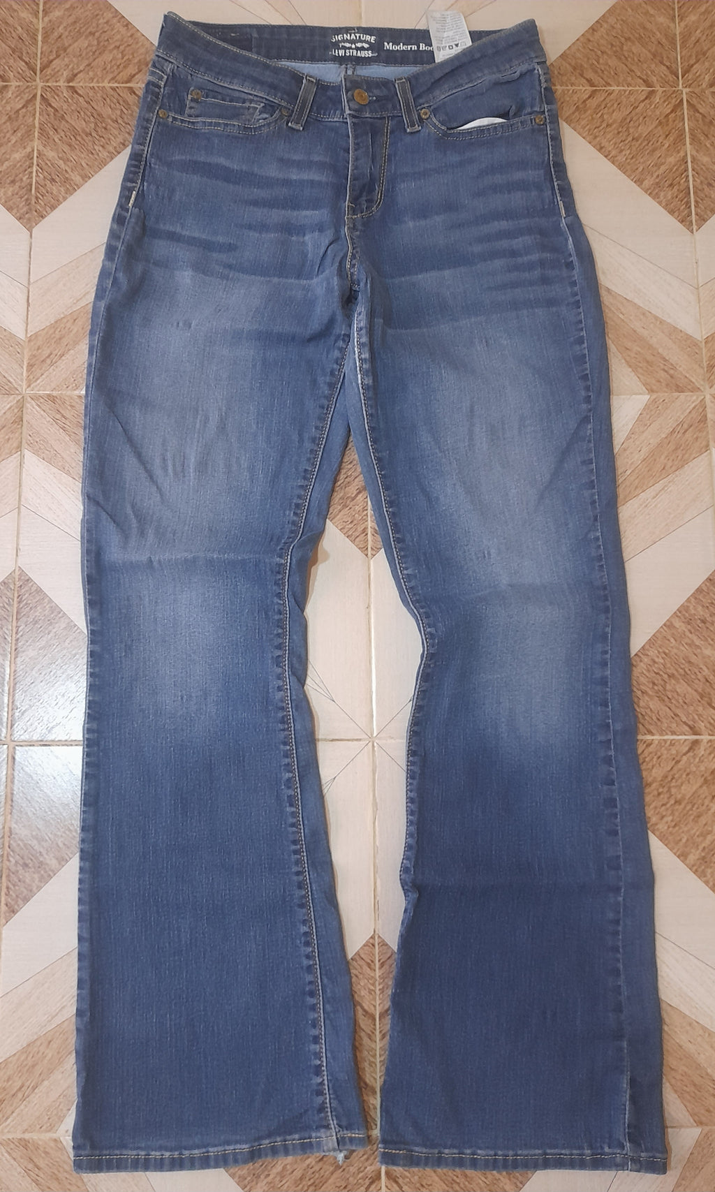 LEVI STRAUSS JEANS Waist 28" Hip 38" Length 40"